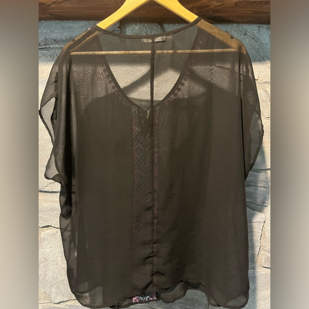 Maurices semi sheer black blouse with details, size 1X - Picture 4 of 5